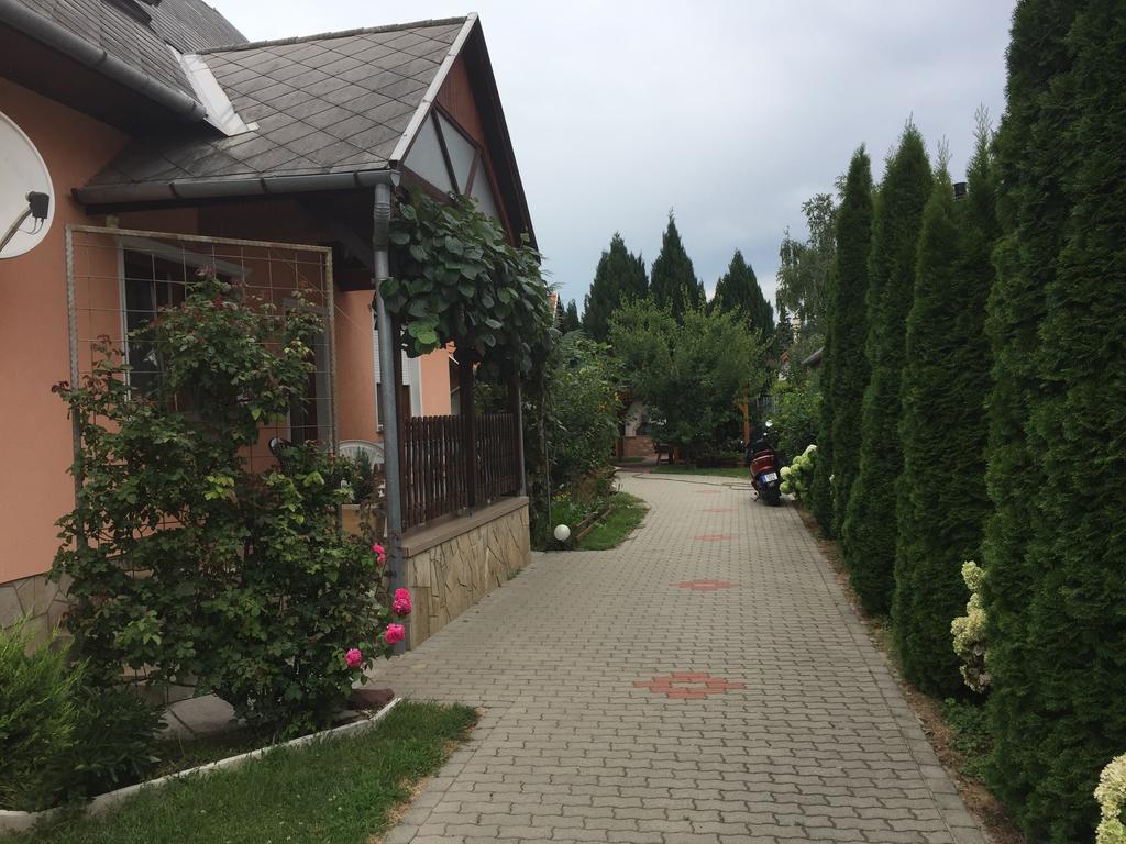 Valentin Vendeghaz Hotel Balatonlelle Ngoại thất bức ảnh