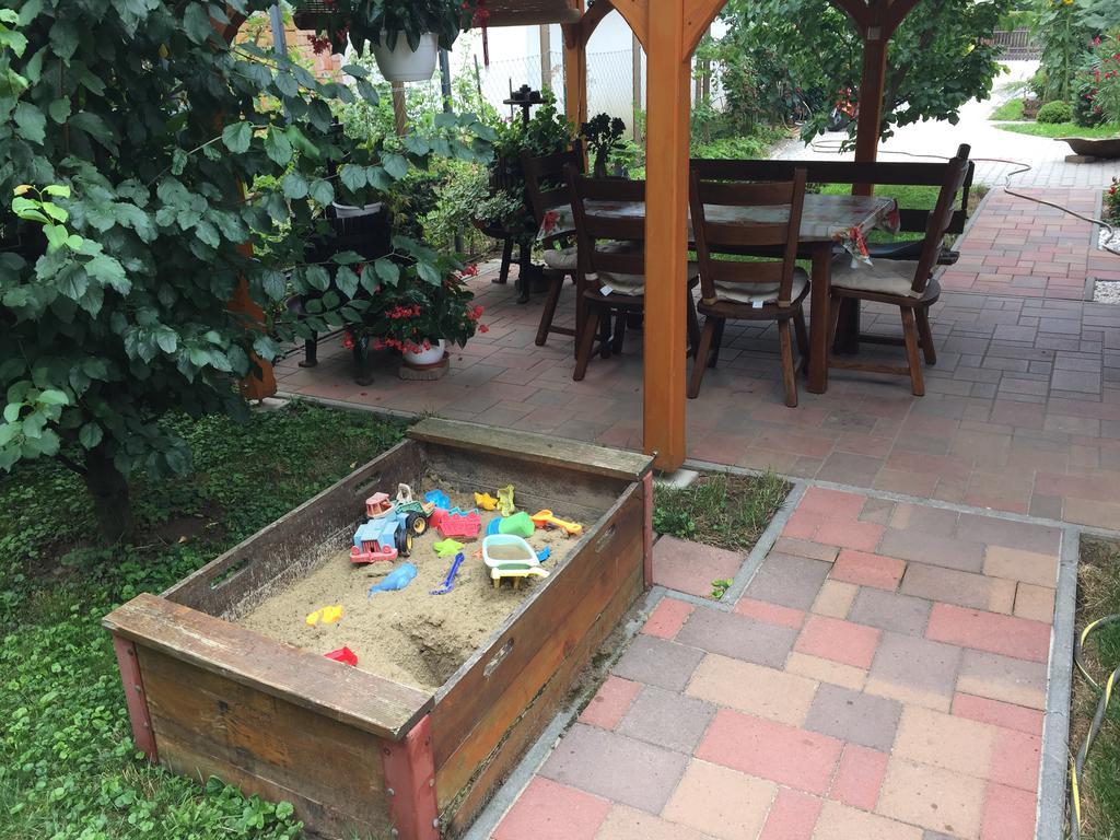 Valentin Vendeghaz Hotel Balatonlelle Ngoại thất bức ảnh